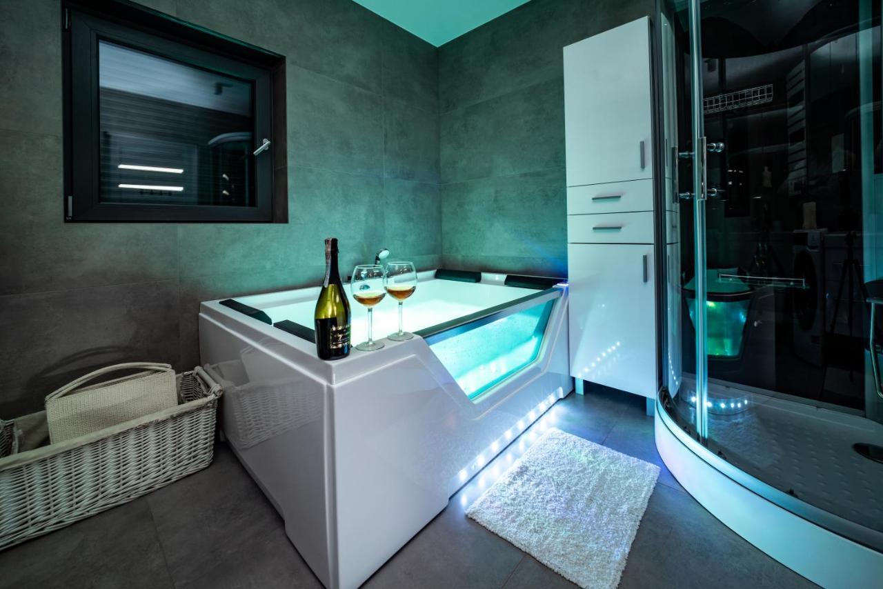 Domek Hot Tub Jacuzzi Chillout Kołobrzeg Extérieur photo