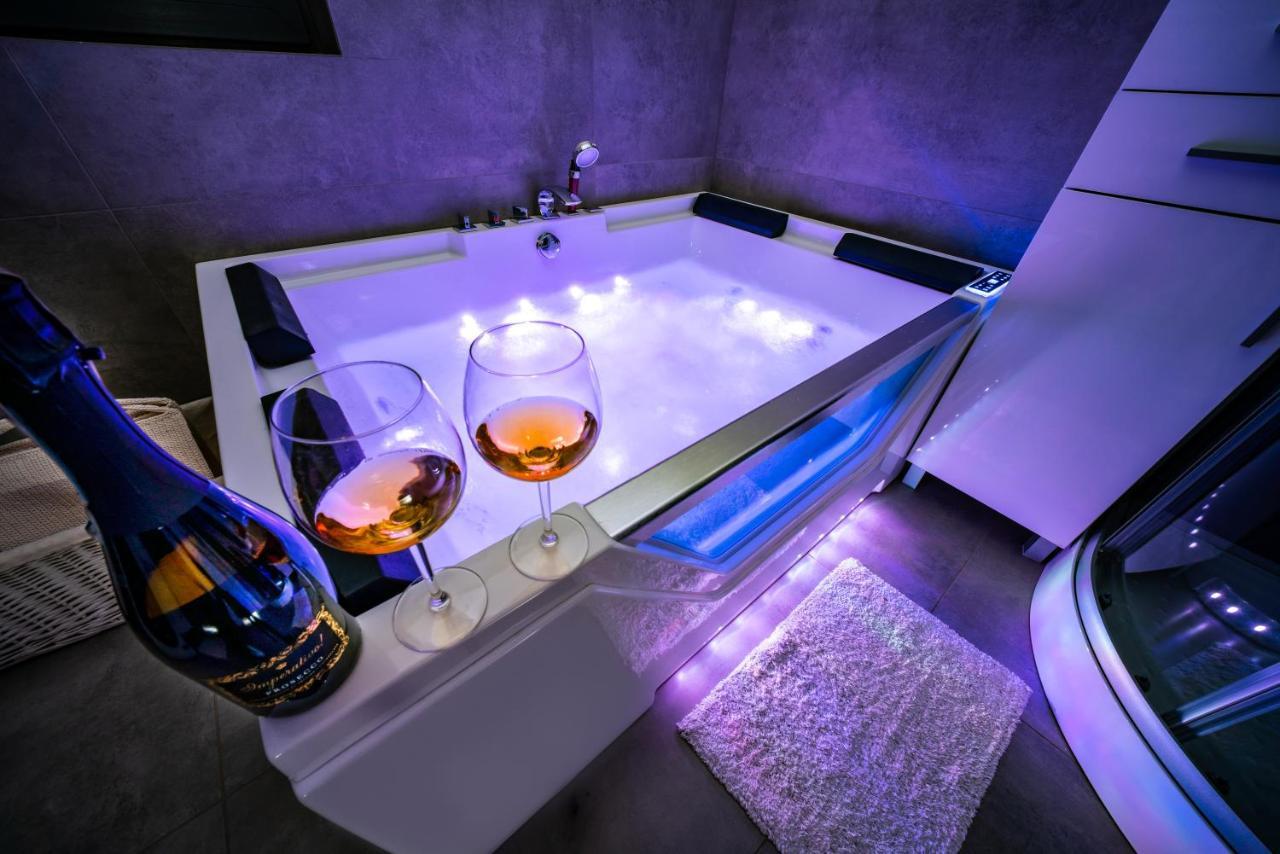 Domek Hot Tub Jacuzzi Chillout Kołobrzeg Extérieur photo